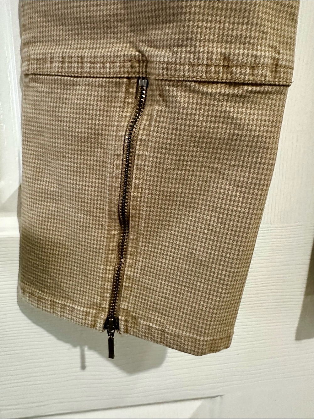Pilcro Anthropologie Summit Brown and Cream Houndstooth Cargo Pants - Picture 13 of 14